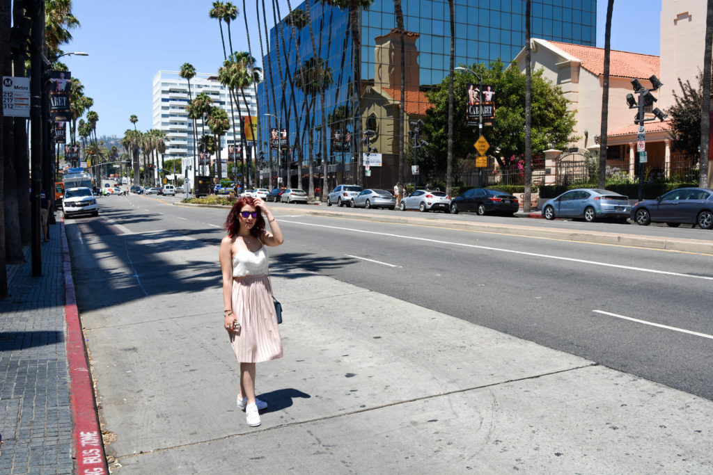 Come indossare una Midi Skirt rosa cipria